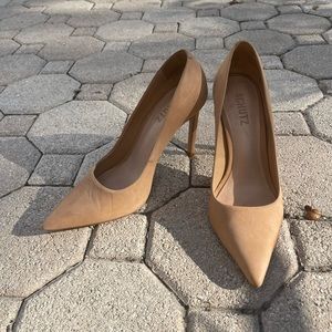 Schutz pumps